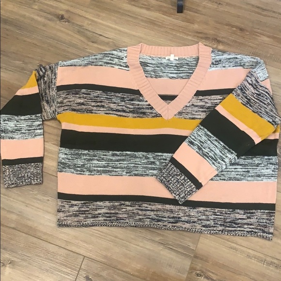 Brand New VICI Crop V-Neck Sweater - Picture 3 of 8